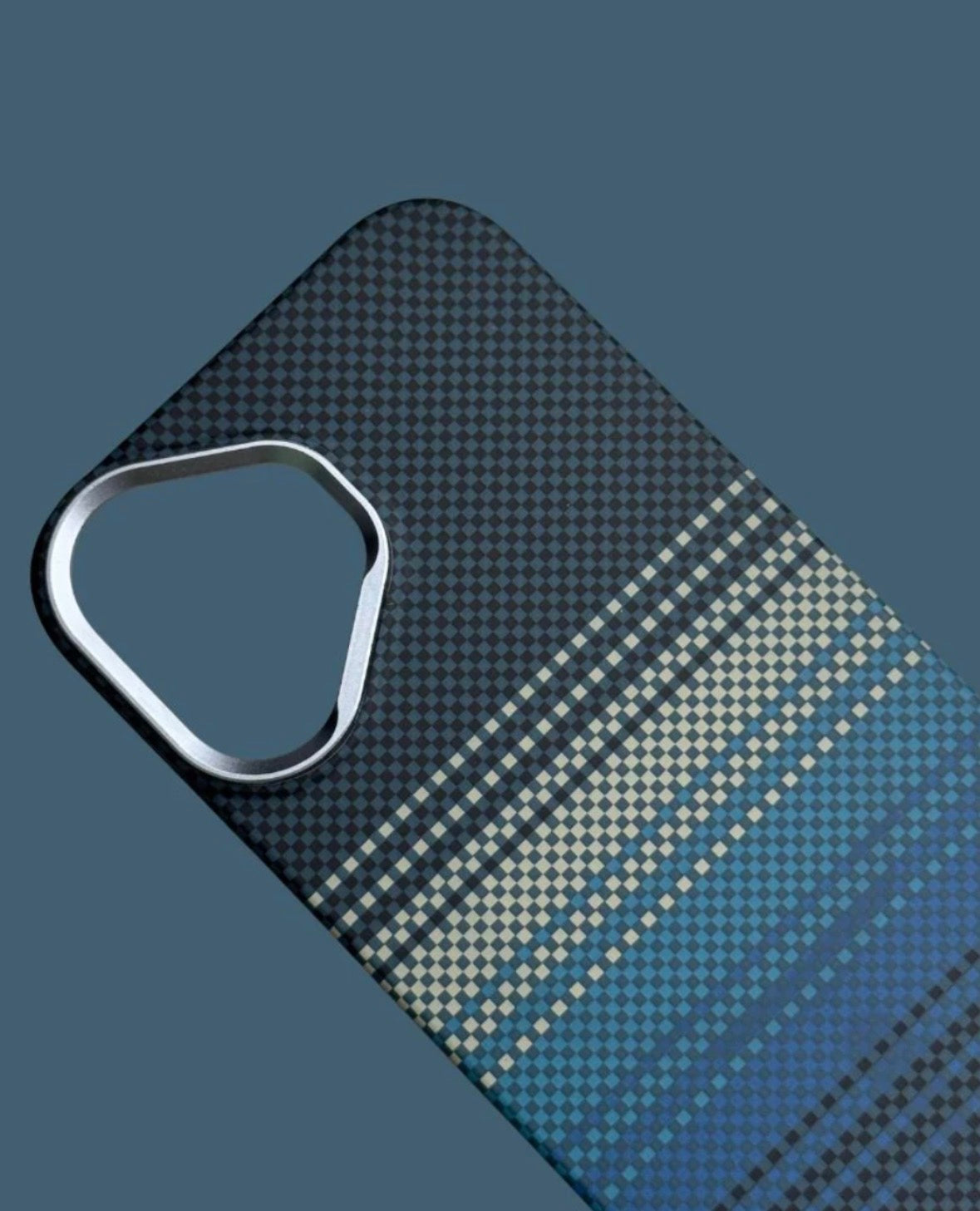 PREMIUM CARBON FIBRE TEXTURE CASE FOR IPHONE 17